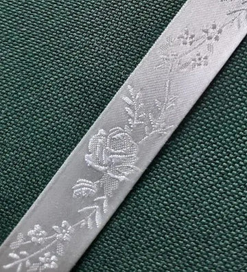 Pyntebånd jaquard rose råhvid 15mm