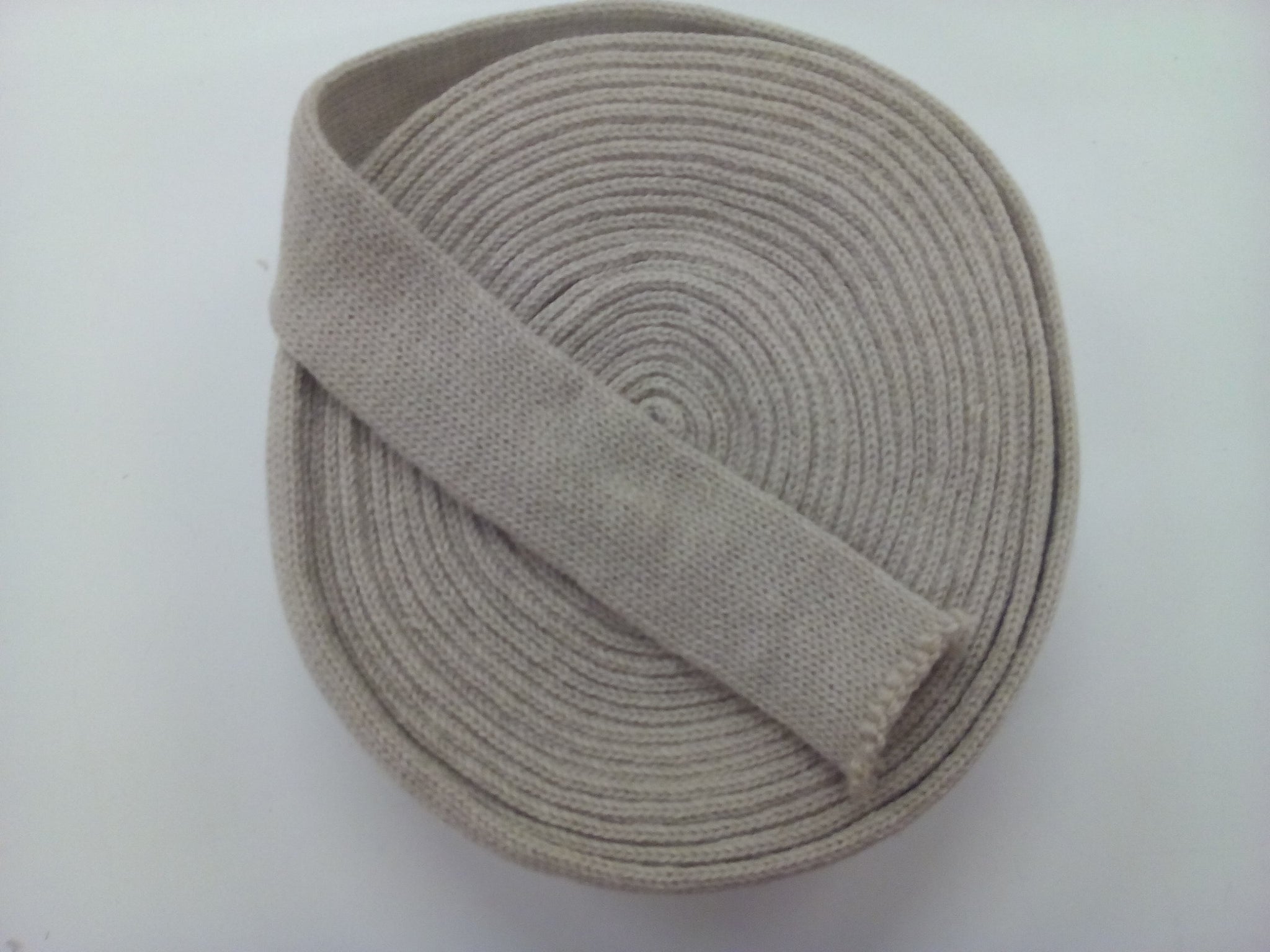 Tubestrik Beige. Bredde 30 mm længde 5 m.